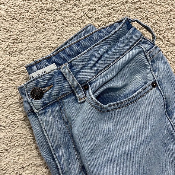 ⭐️ $25 for 2 ⭐️ EUC PacSun Light Wash Mom Jeans Size 24 - Picture 2 of 8